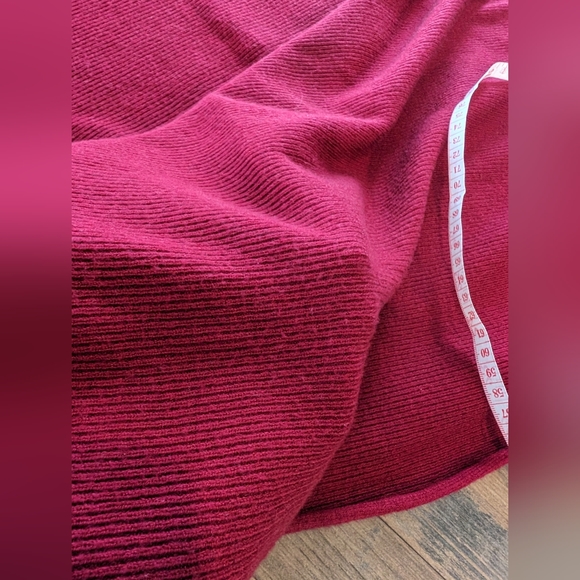 Suzy Shier size L sweater - Picture 5 of 7